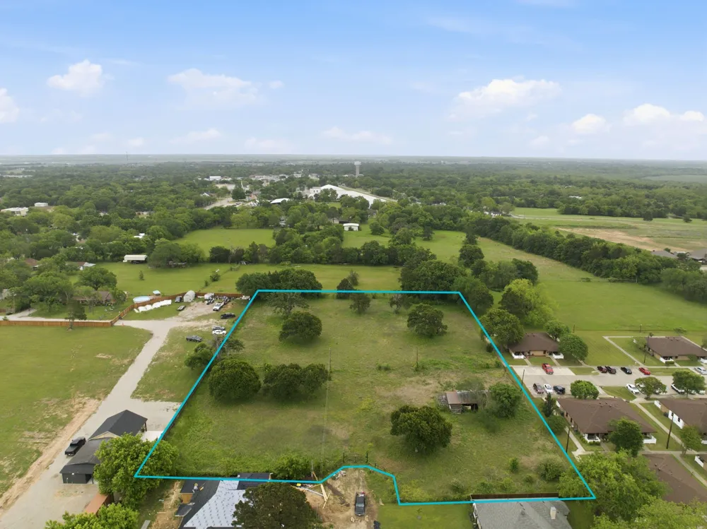 913 Howard Street Seagoville, TX 75159