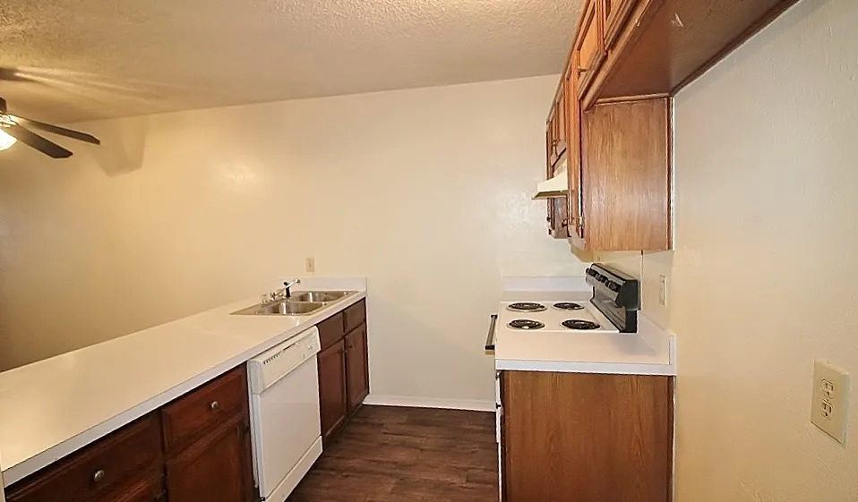 122 Country Bend Drive Duncanville, TX 75137