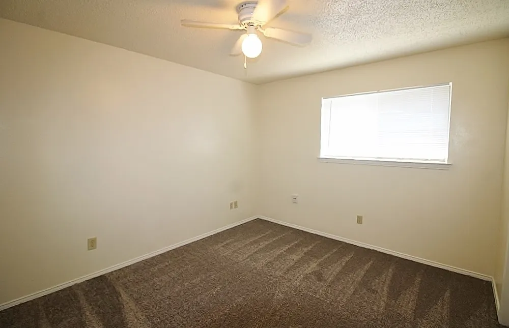 122 Country Bend Drive Duncanville, TX 75137