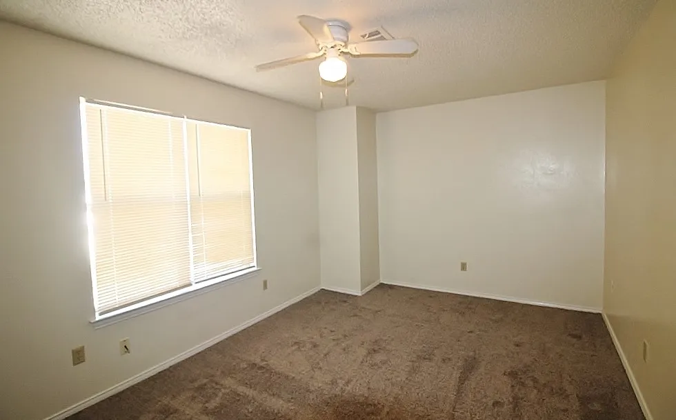 122 Country Bend Drive Duncanville, TX 75137