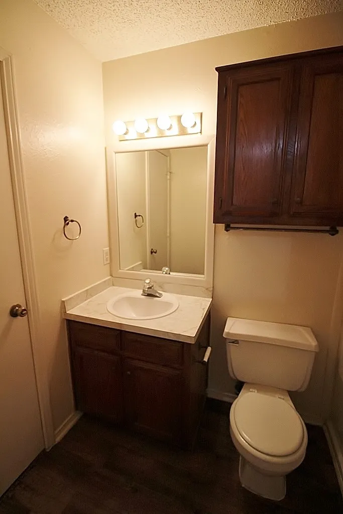122 Country Bend Drive Duncanville, TX 75137