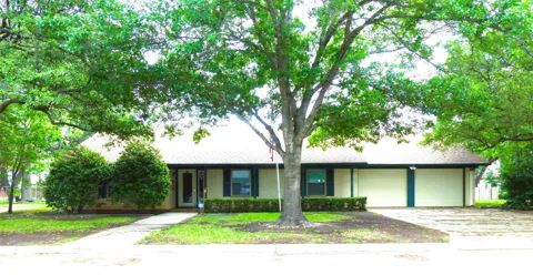 2105 Stanton