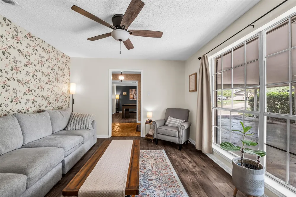 1208 Knotty Oaks Drive Woodway, TX 76712
