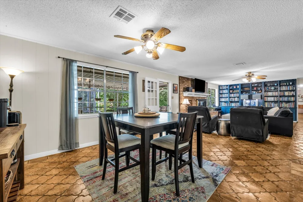 1208 Knotty Oaks Drive Woodway, TX 76712