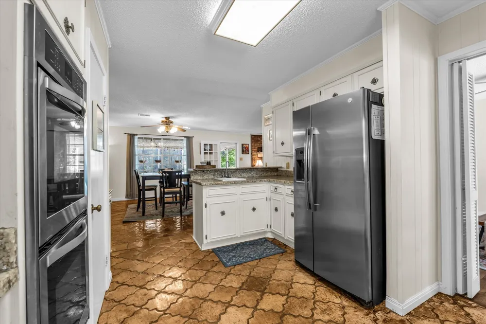 1208 Knotty Oaks Drive Woodway, TX 76712