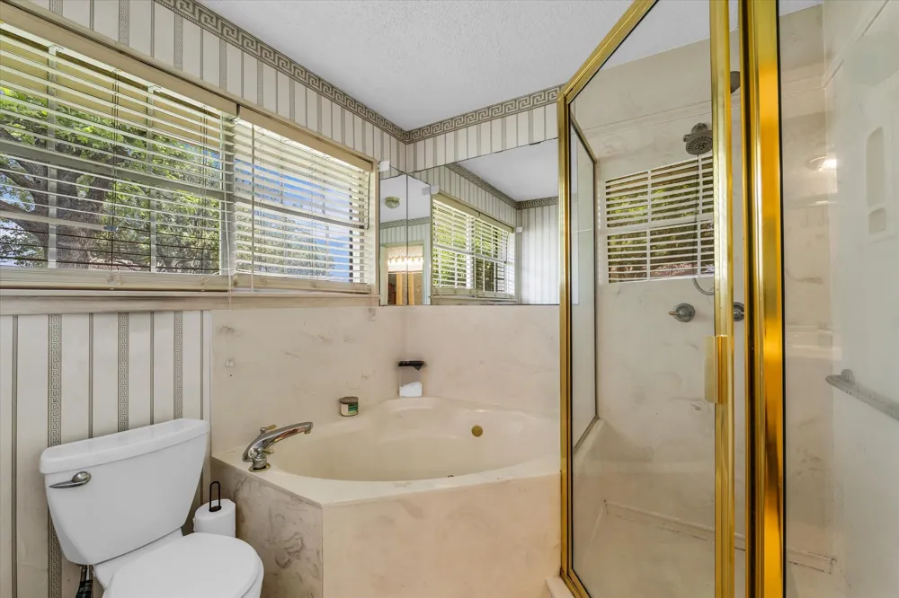1208 Knotty Oaks Drive Woodway, TX 76712