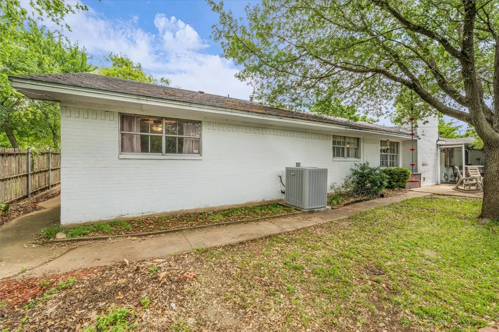 1208 Knotty Oaks Drive Woodway, TX 76712