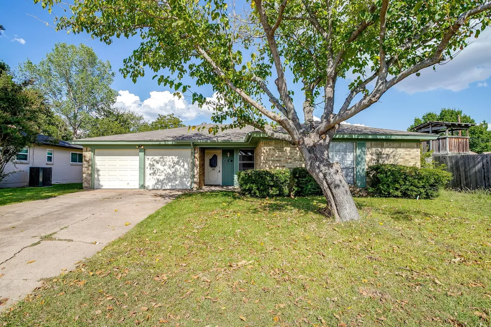 232 Linda Drive Burleson, TX 76028