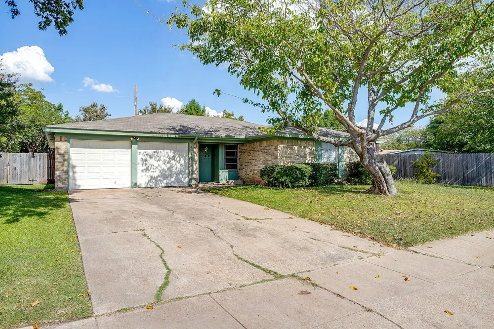 232 Linda Drive Burleson, TX 76028