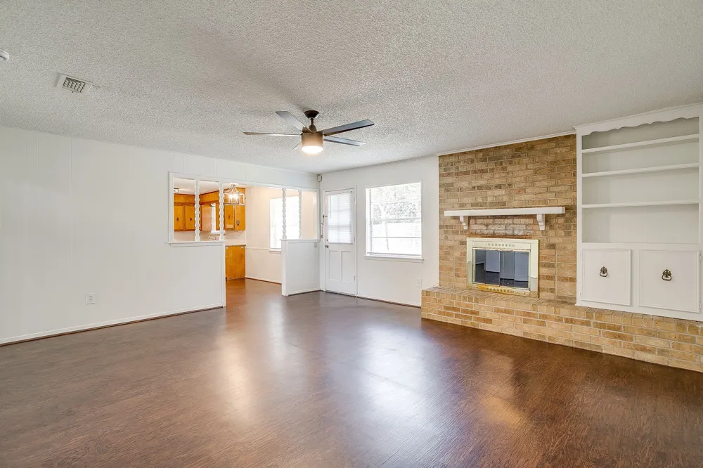 232 Linda Drive Burleson, TX 76028