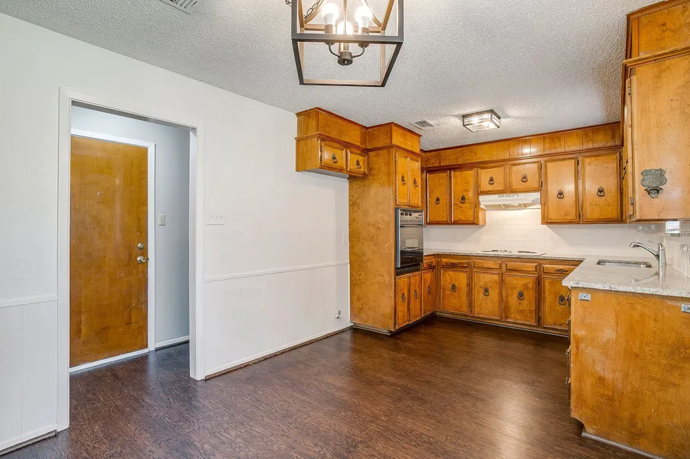 232 Linda Drive Burleson, TX 76028