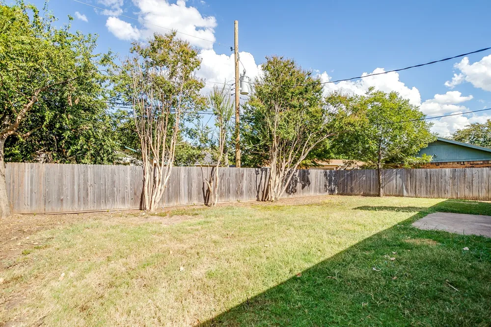 232 Linda Drive Burleson, TX 76028