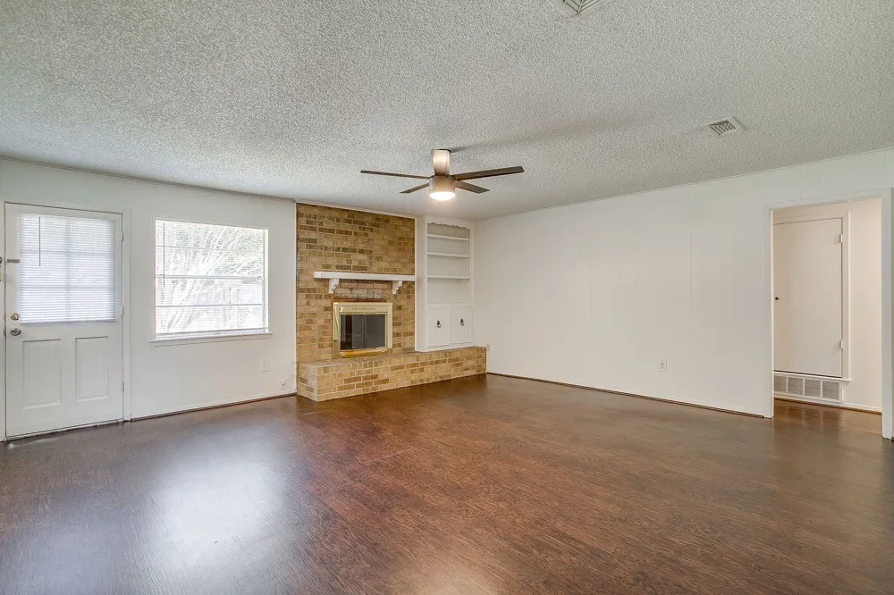 232 Linda Drive Burleson, TX 76028