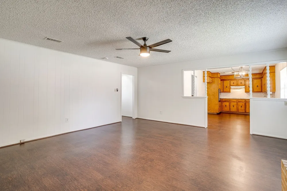 232 Linda Drive Burleson, TX 76028