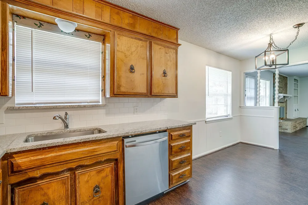 232 Linda Drive Burleson, TX 76028