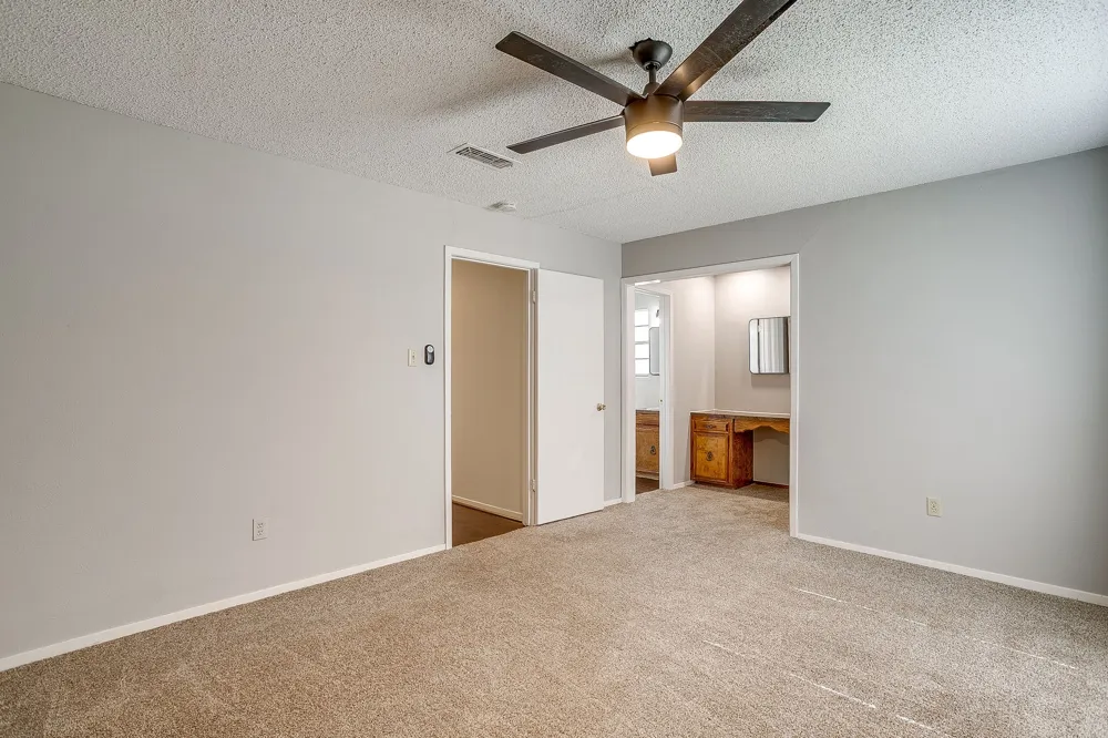 232 Linda Drive Burleson, TX 76028