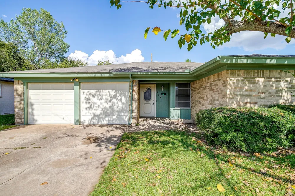 232 Linda Drive Burleson, TX 76028
