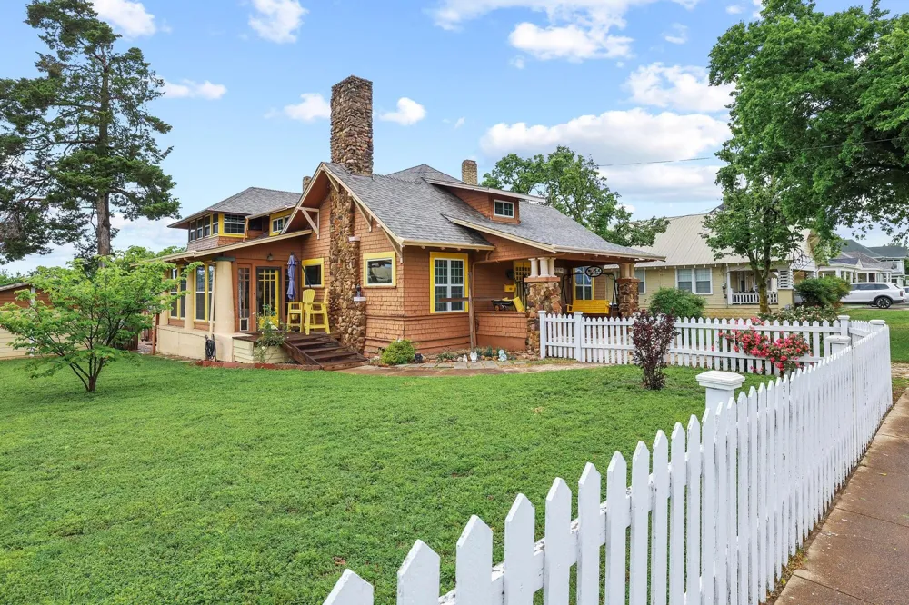 901 8th Street Honey Grove, TX 75446