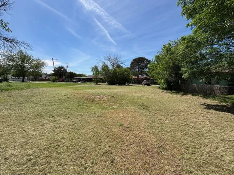 1025 Hirschi Lane