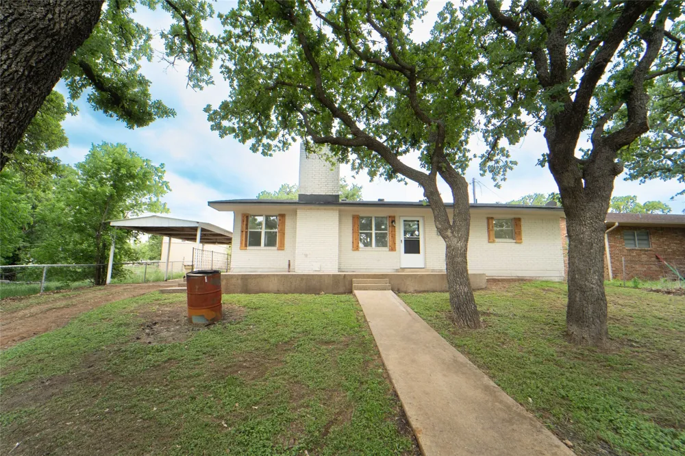 774 County Road 220 Breckenridge, TX 76424