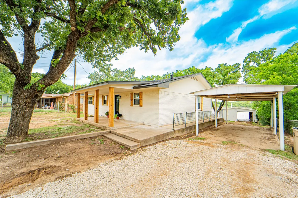 774 County Road 220 Breckenridge, TX 76424