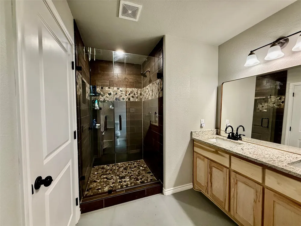 712 Vz County Road 3510 Wills Point, TX 75169