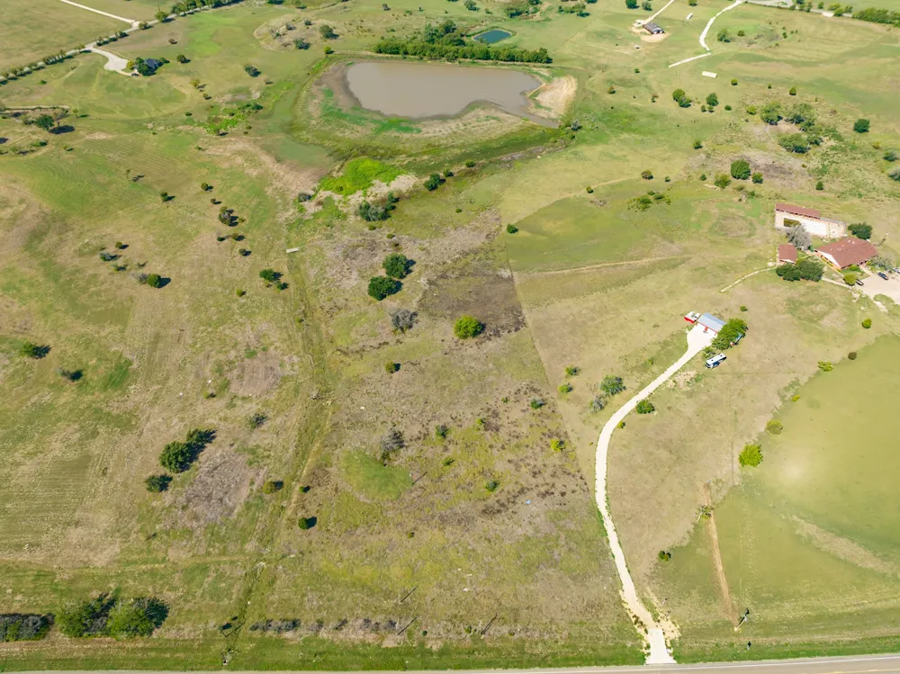 7984 Lone Star Parkway Moody, TX 76557