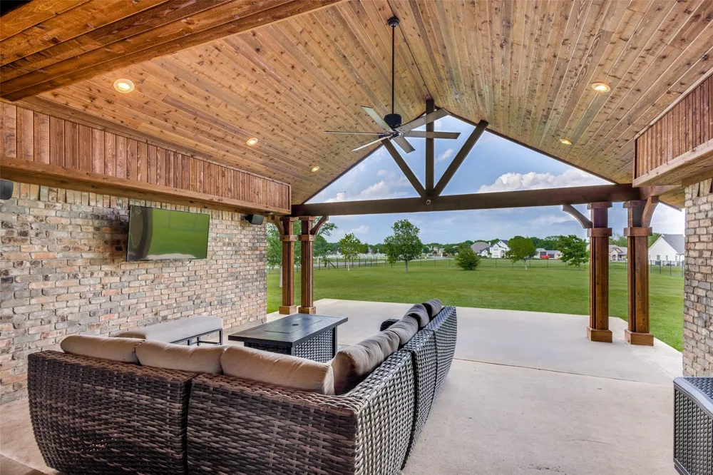 897 Cypress Point Drive Gunter, TX 75058