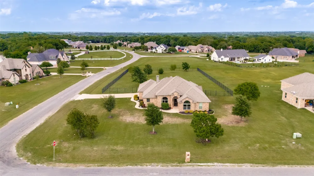 897 Cypress Point Drive Gunter, TX 75058