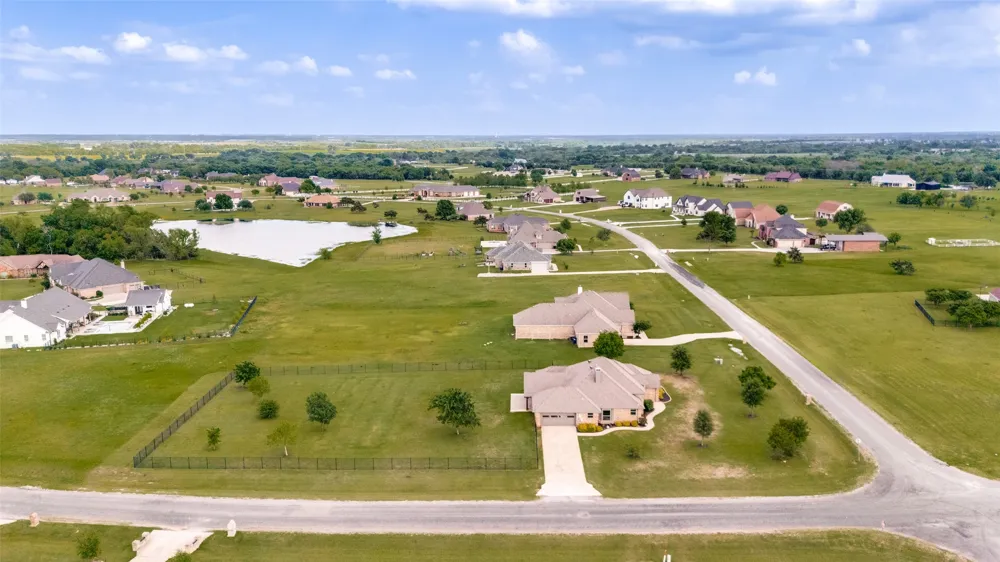 897 Cypress Point Drive Gunter, TX 75058