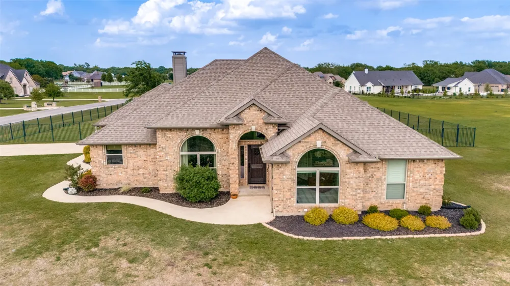 897 Cypress Point Drive Gunter, TX 75058