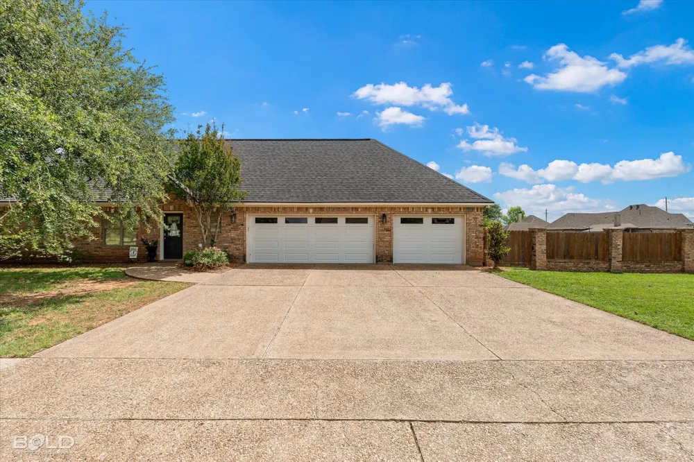 200 Colonel Burt Drive Benton, LA 71006