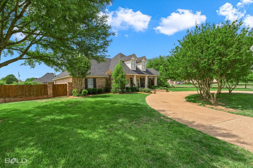 200 Colonel Burt Drive Benton, LA 71006