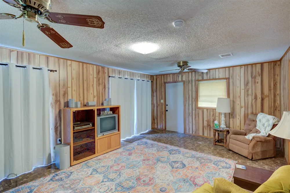 1366 United Gas Ringgold, LA 71068