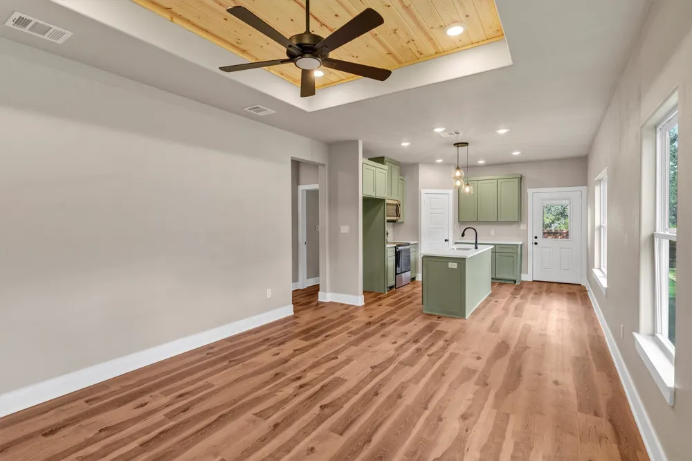 807 Branding Iron Trail Granbury, TX 76049