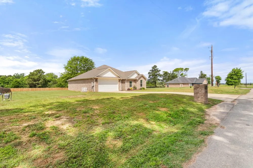 16889 County Road 3224 Winona, TX 75792