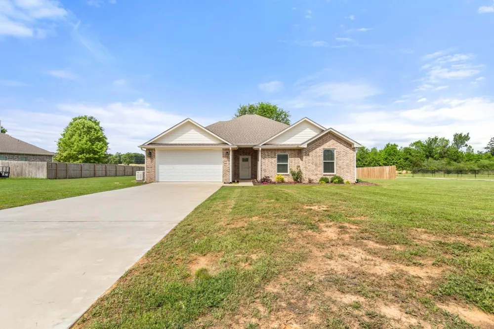 16889 County Road 3224 Winona, TX 75792