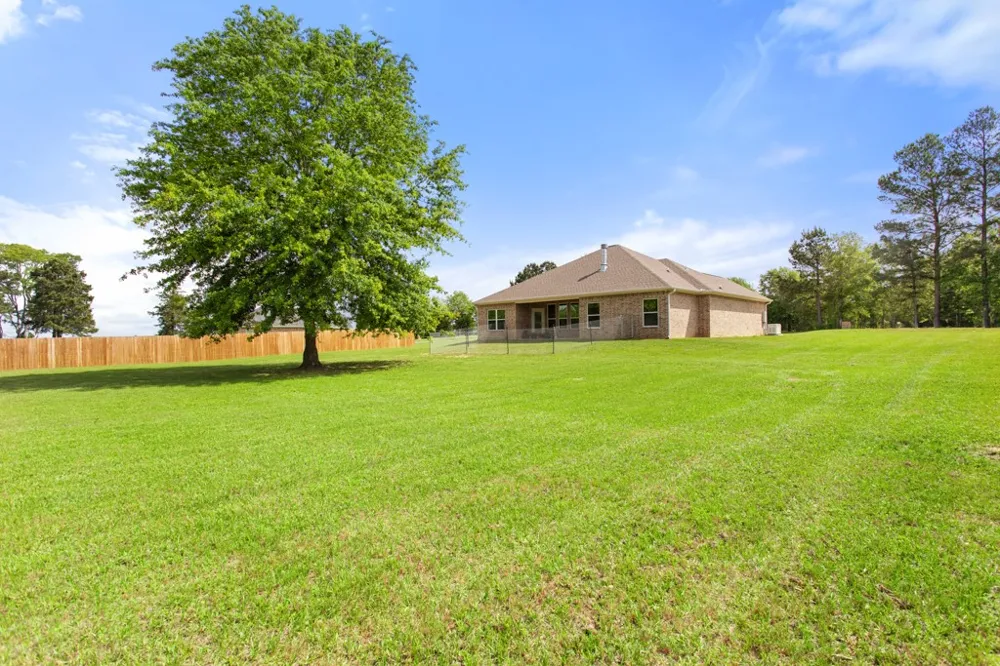 16889 County Road 3224 Winona, TX 75792