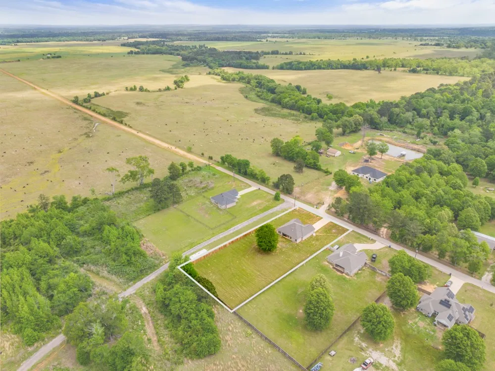 16889 County Road 3224 Winona, TX 75792