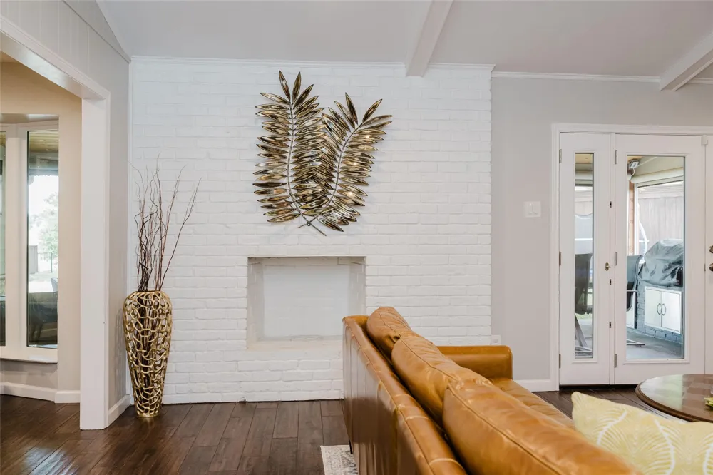 3257 Brookhaven Club Drive Farmers Branch, TX 75234