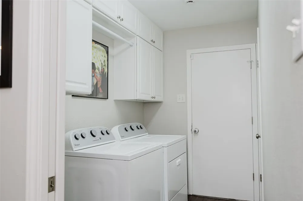 3257 Brookhaven Club Drive Farmers Branch, TX 75234