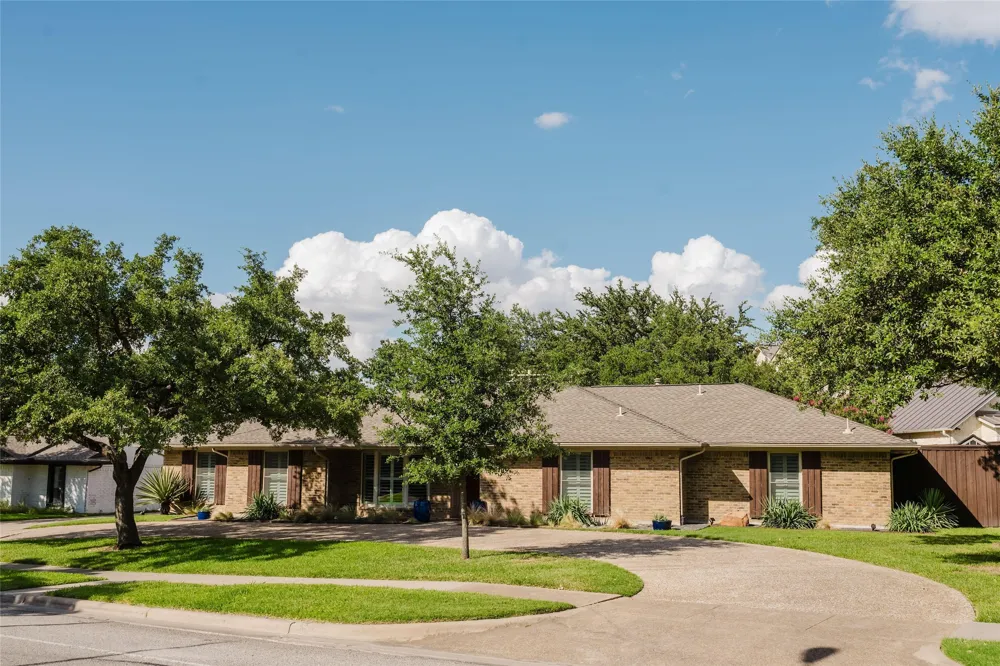3257 Brookhaven Club Drive Farmers Branch, TX 75234