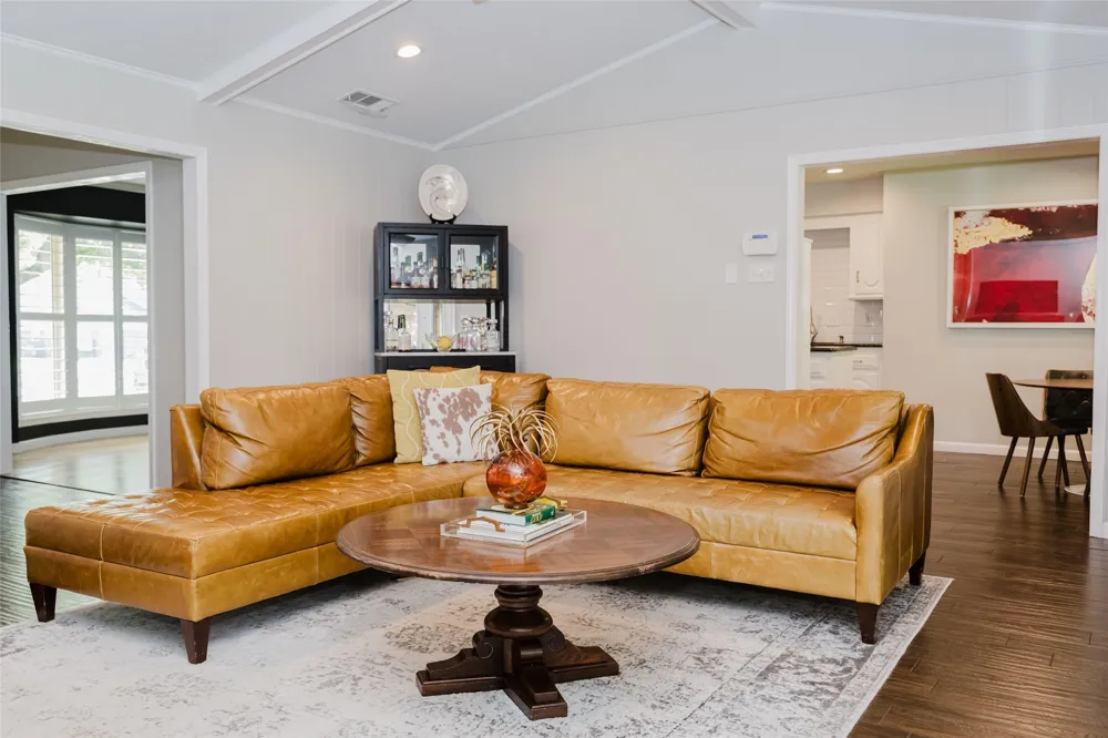 3257 Brookhaven Club Drive Farmers Branch, TX 75234
