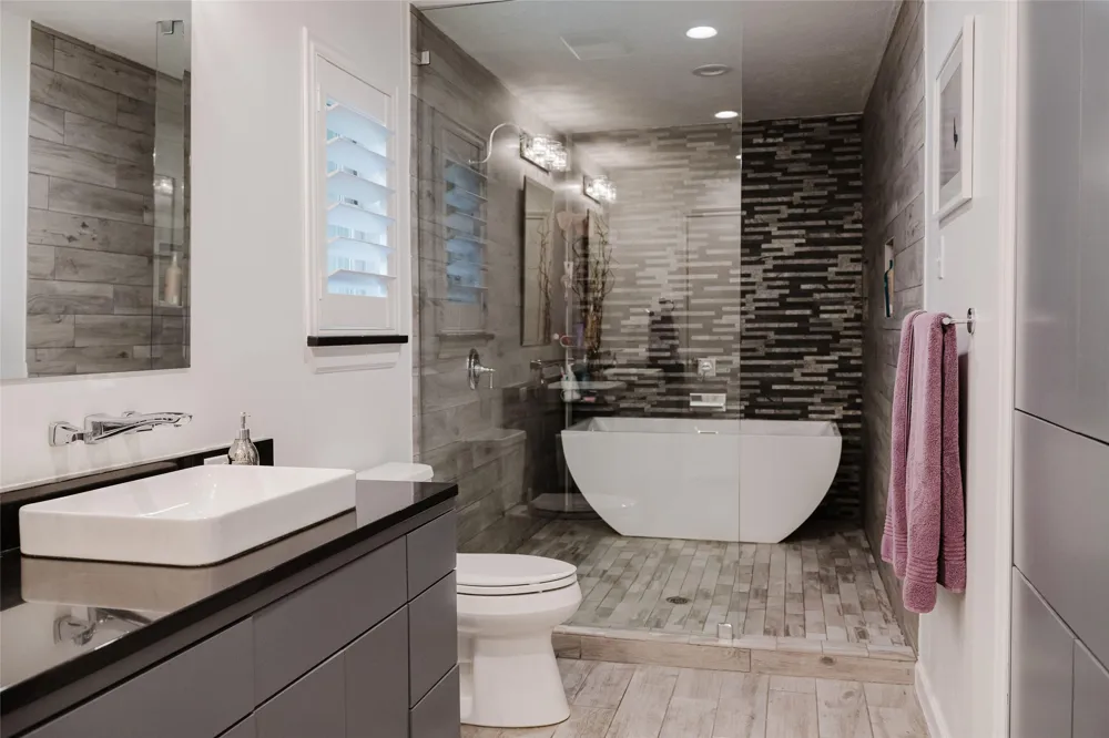 3257 Brookhaven Club Drive Farmers Branch, TX 75234