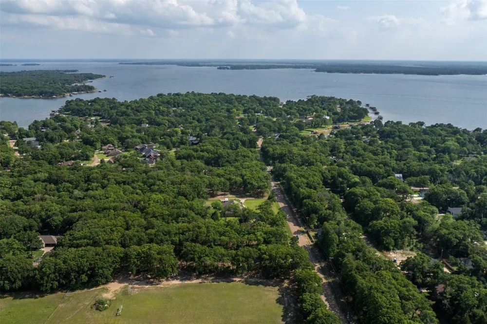 104 Lark Drive Enchanted Oaks, TX 75156