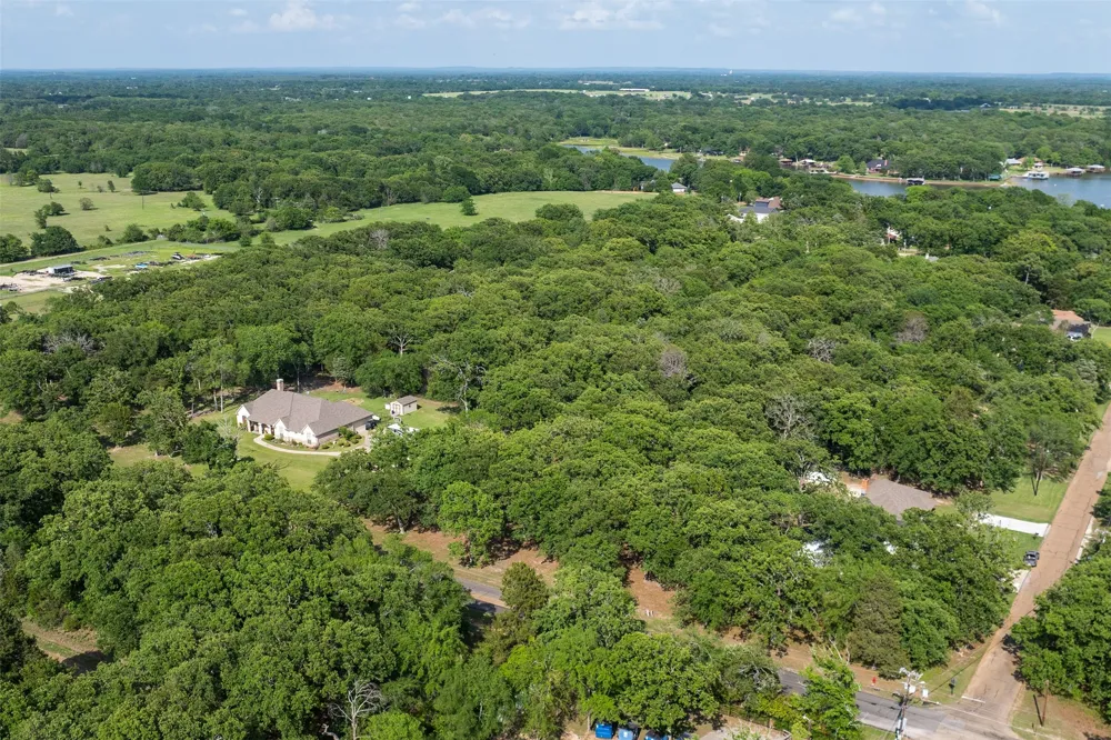 104 Lark Drive Enchanted Oaks, TX 75156