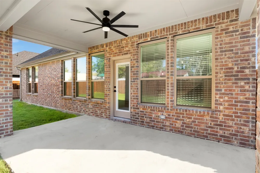 713 Escovedo Drive Italy, TX 76651