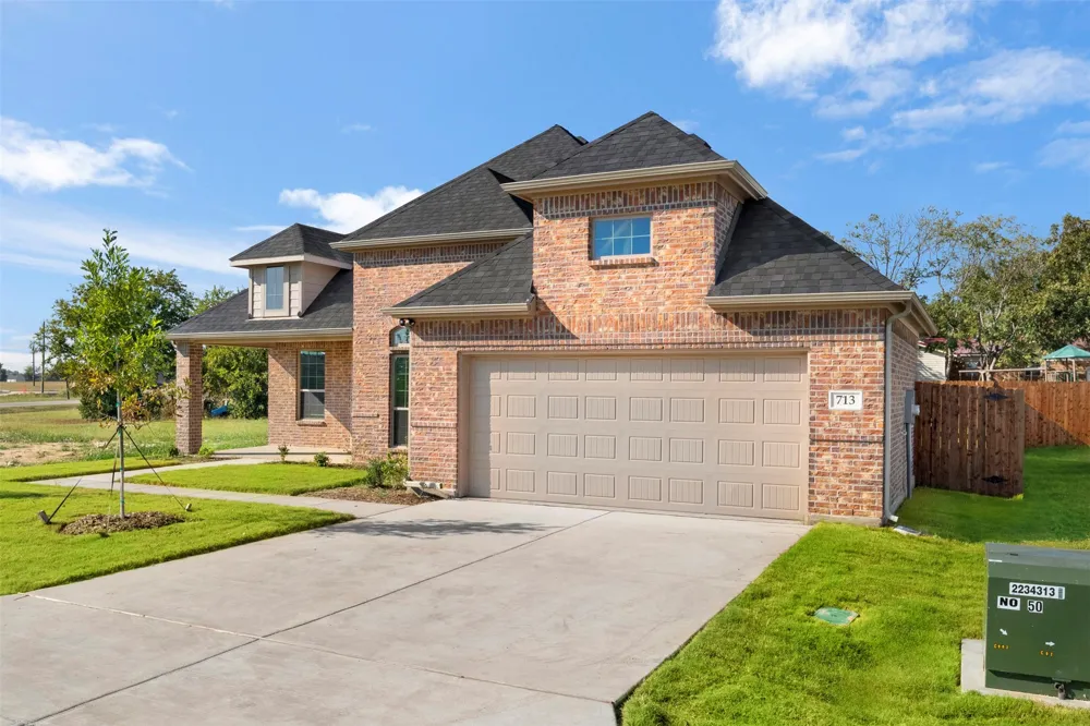 713 Escovedo Drive Italy, TX 76651