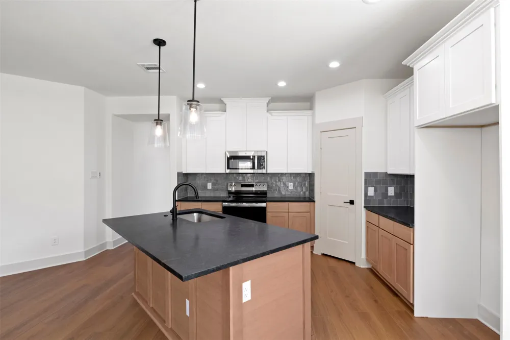 713 Escovedo Drive Italy, TX 76651