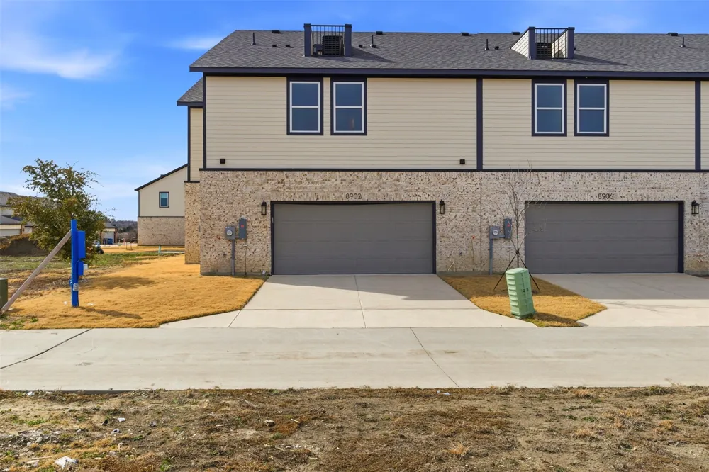 8902 Lowell Street Rowlett, TX 75089